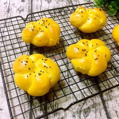 中種南瓜花環(huán)面包的做法