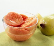 【番石榴皮能吃嗎】番石榴的營養(yǎng)價(jià)值_番石榴的功效與作用