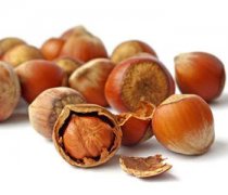 【榛子的營養(yǎng)價值】榛子的功效與作用_榛子的吃法