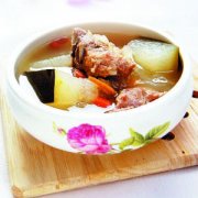 【豬骨湯】豬骨湯的做法大全_豬骨湯的功效_豬骨湯的營養(yǎng)價值