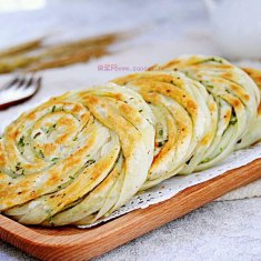 椒鹽盤(pán)絲餅的做法