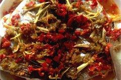 剁椒魚(yú)頭的做法