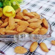 【杏仁的功效與作用】杏仁的營(yíng)養(yǎng)價(jià)值_杏仁的吃法