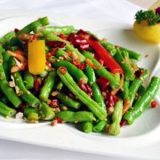【炒豇豆的家常做法】炒豇豆的營(yíng)養(yǎng)價(jià)值_豇豆的腌制方法
