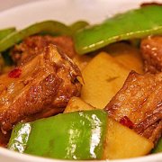 【土豆燒排骨】土豆燉排骨_土豆燒排骨的做法