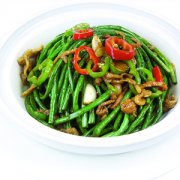 【長(zhǎng)豇豆炒肉】長(zhǎng)豇豆炒肉的營(yíng)養(yǎng)價(jià)值_長(zhǎng)豇豆怎么做好吃