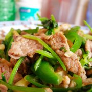 【青椒炒肉的做法】青椒炒肉的營(yíng)養(yǎng)價(jià)值_如何選購(gòu)青椒