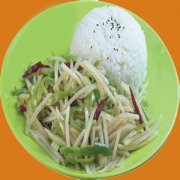 【青椒土豆絲蓋澆飯】青椒土豆絲蓋燒飯的營(yíng)養(yǎng)價(jià)值_孕婦能不能吃青椒