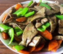 【[胡蘿卜炒豬肝】胡蘿卜炒豬肝的做法_胡蘿卜炒豬肝的營養(yǎng)價值