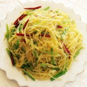 【芹菜炒土豆絲的做法】芹菜炒土豆絲的營(yíng)養(yǎng)價(jià)值_芹菜炒土豆絲的食用
