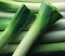 【大蔥的功效與作用】大蔥的作用_大蔥的營養(yǎng)價(jià)值