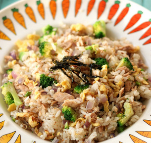 金槍魚營(yíng)養(yǎng)炒飯的家常做法