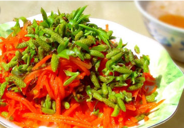 柳芽涼拌胡蘿卜絲的家常做法