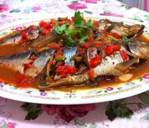 【燉青魚的做法】燉青魚的營養(yǎng)價(jià)值_燉青魚的食用禁忌
