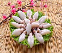 【墨魚燉雞】墨魚燉雞的功效_墨魚燉雞的營(yíng)養(yǎng)價(jià)值