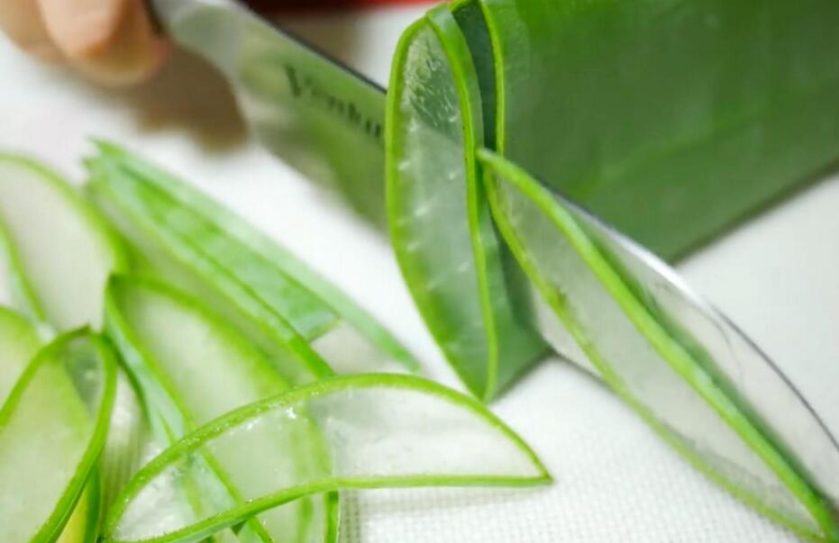 中國蘆薈的功效與作用，護(hù)膚養(yǎng)顏又排毒減肥