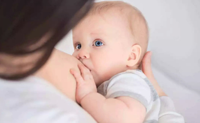 公共場(chǎng)所哺乳怎么避免尷尬 外出哺乳如何避免尷尬