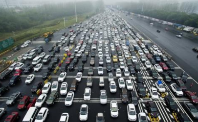 汽車上坡堵車怎么跟車 坡道停車車頭朝上還是朝下