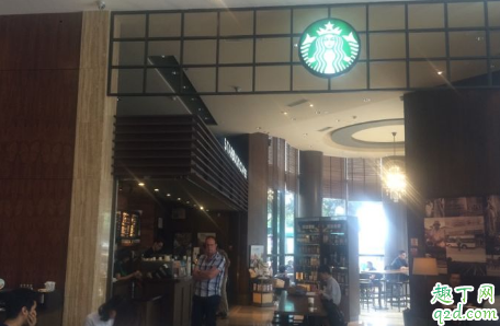 星巴克可以不點東西等人嗎 星巴克可以免費喝熱水嗎3