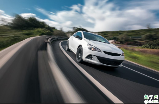 經常拉高轉速對發(fā)動機有什么影響 汽車高速怎樣降低轉速3