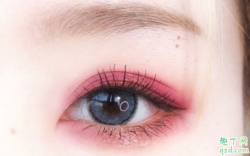 菲鹿兒16色眼影盤(pán)怎么搭配 菲鹿兒16色眼影盤(pán)教程3