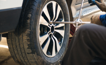 一個(gè)輪胎跟其他三個(gè)不一樣必須換嗎 家用汽車(chē)選什么花紋的輪胎