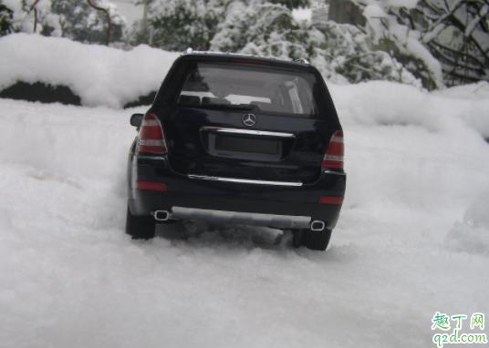 發(fā)動機曲軸后油封漏油和曲軸有關(guān)系嗎 曲軸后油封滲油好修嗎1