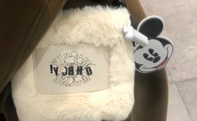 UR迪士尼聯名毛毛包在哪買 UR迪士尼2019秋冬毛毛包多少錢