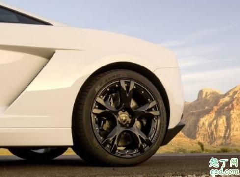 汽車輪胎花紋可以不一樣嗎 車檢輪胎花紋不一致可以通過(guò)嗎4