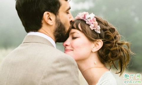 男朋友開(kāi)車會(huì)一直牽著我的手 開(kāi)車也要和你十指緊扣的男生心理學(xué)3