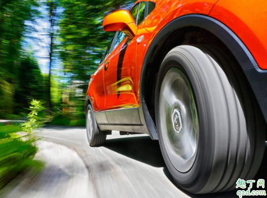 開車怎么控制油門速度 油門踏板怎么能踩好4