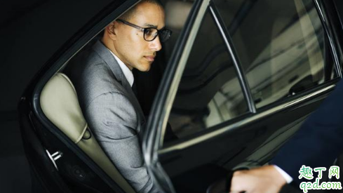 給公司領(lǐng)導(dǎo)開(kāi)車有前途嗎 給領(lǐng)導(dǎo)開(kāi)車的司機(jī)是什么職業(yè)2