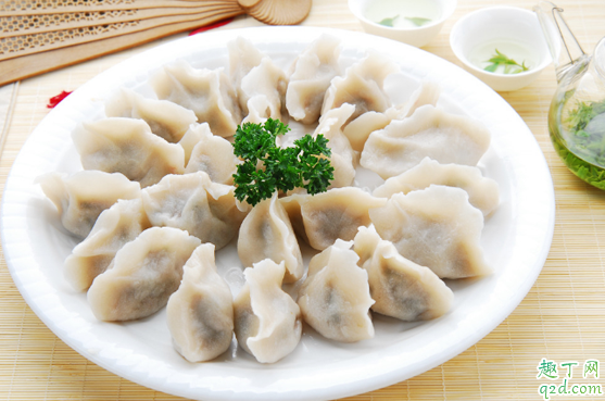 薺菜包餃子要不要用開水燙一下 薺菜包餃子要過水嗎1