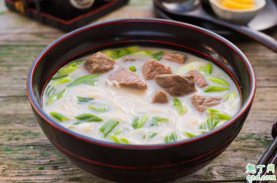 牛骨湯牛骨要泡嗎 熬牛骨湯時牛骨用不用泡水3