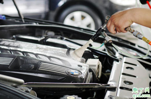 汽車機油成泥狀怎么回事 發(fā)動機油泥如何處理4