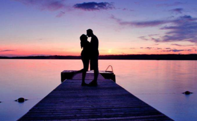 女朋友總是逃避接吻是什么原因 接吻時(shí)女生不張開(kāi)嘴說(shuō)明什么