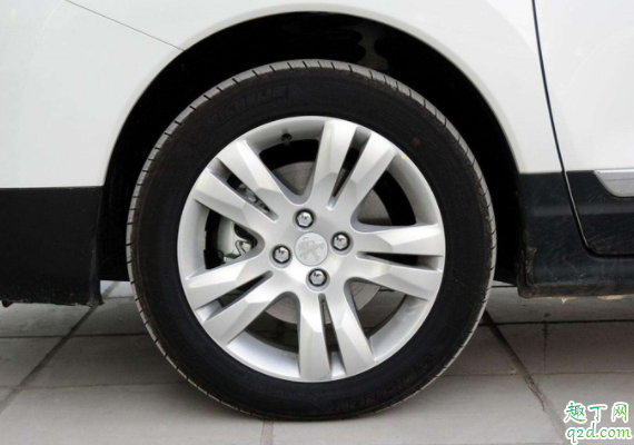 汽車輪轂為什么會發(fā)燙 汽車輪轂發(fā)燙正常嗎4