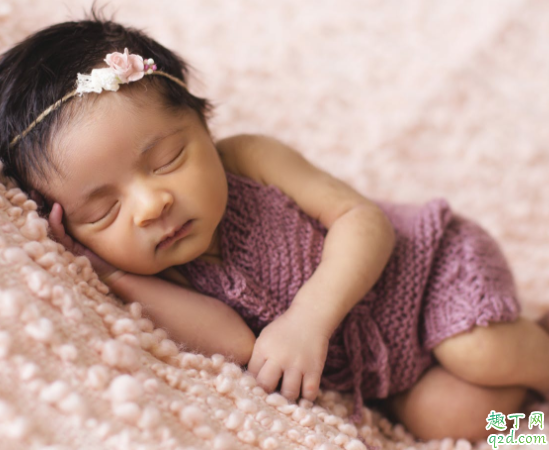 懷孕寶寶最晚幾個(gè)月動(dòng) 胎兒幾個(gè)月能聽(tīng)到爸爸媽媽說(shuō)話2