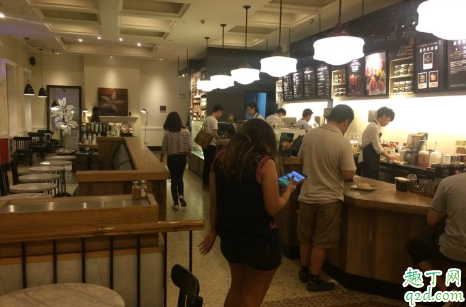 去星巴克是先坐下還是先點(diǎn)單 星巴克需要自己取餐嗎4