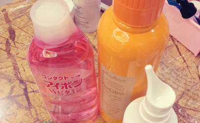 隱形眼鏡摘不下來可以用洗眼液嗎 隱形眼鏡可以用洗眼液浸泡嗎