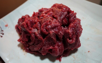 腌制牛肉需要加水嗎 牛肉加水怎么腌制比較好