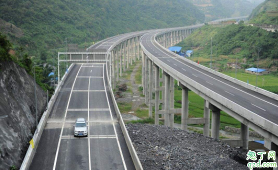 汽車輪轂為什么會發(fā)燙 汽車輪轂發(fā)燙正常嗎2