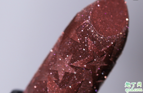 mac2019圣誕限定walk of flame好看嗎 mac walk of flame口紅試色3