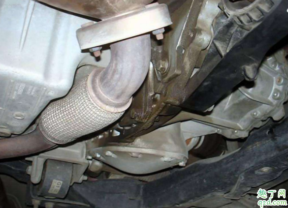 發(fā)動(dòng)機(jī)與變速箱接觸面滲油怎么辦 帕薩特b5冒藍(lán)煙換氣門油封可以嗎4