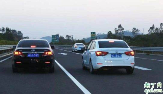 如果剎車失靈可以拉手剎嗎 高速行駛時(shí)拉手剎能制動(dòng)嗎3