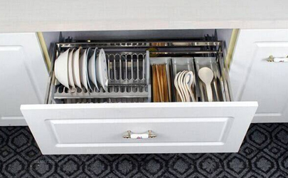 櫥柜裝拉籃好還是不裝拉籃好 櫥柜裝拉籃的優(yōu)缺點