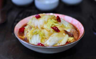 醋溜白菜不焯水直接炒嗎 醋溜白菜焯水還是不焯水好