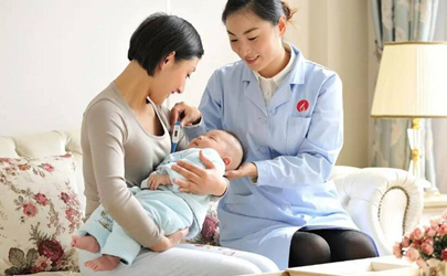 坐月子有必要請(qǐng)?jiān)律﹩?坐月子請(qǐng)?jiān)律┖眠€是自己人照顧好