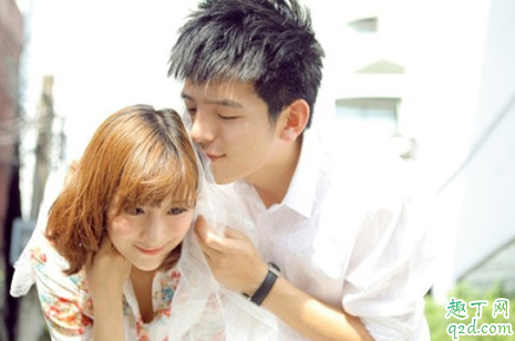 男生喜歡動手動腳是什么意思 一個男生總是抱我摟我是喜歡嗎2