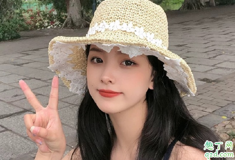 女同事開(kāi)玩笑喜歡動(dòng)手怎么辦 怎么面對(duì)別人亂開(kāi)玩笑1